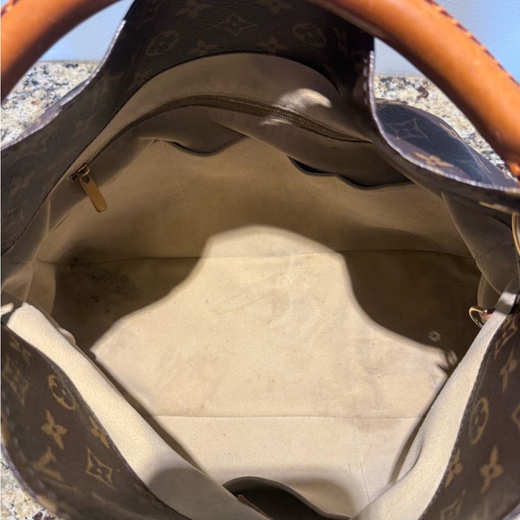 authentic LOUIS VUITTON Monogram Artsy - Picture 7 of 11